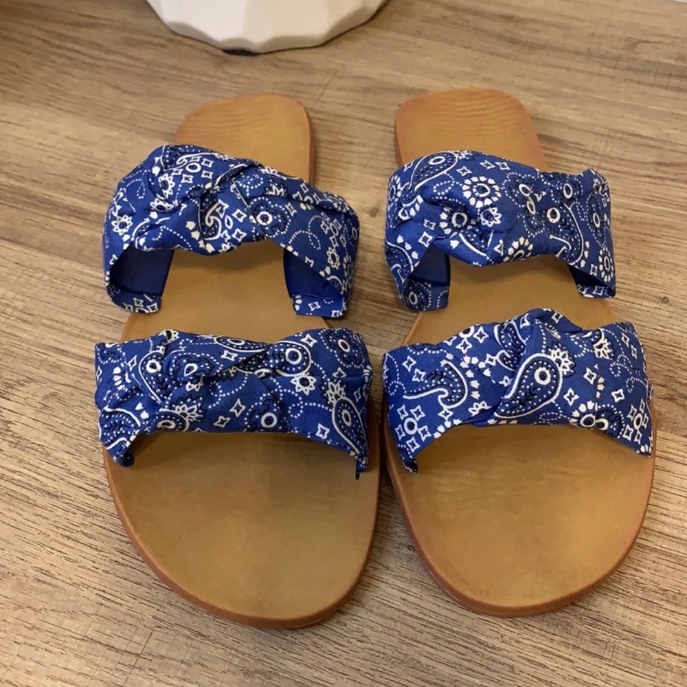 Navy Paisley Double Strap Sandals - Picture 3 of 5